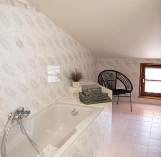 L'Abergement-de-Cuisery Apartment | Halte champêtre et familiale à 5 min de Tournus