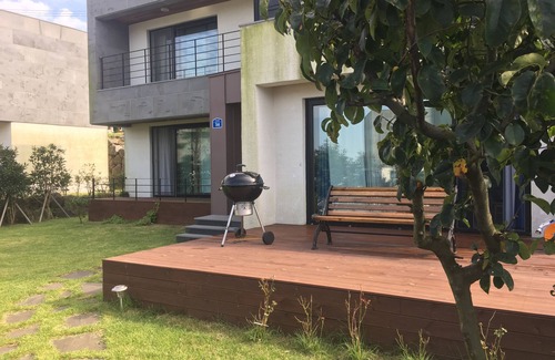 Jocheon House | Hamdeok Beach View Townhouse villa, Private, Spacious Yard, Spacious,Dogs available, Family friendly