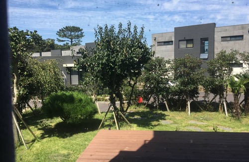 Jocheon House | Hamdeok Beach View Townhouse villa, Private, Spacious Yard, Spacious,Dogs available, Family friendly