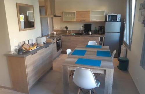 Six-Fours-les-Plages Apartment | Hameau Provençal - T2 NEUF très calme tout à pied prestation +