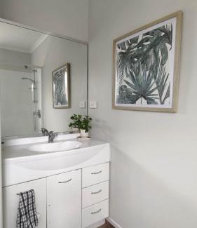 Hamilton East Bed & Breakfast | Hamilton East Haven