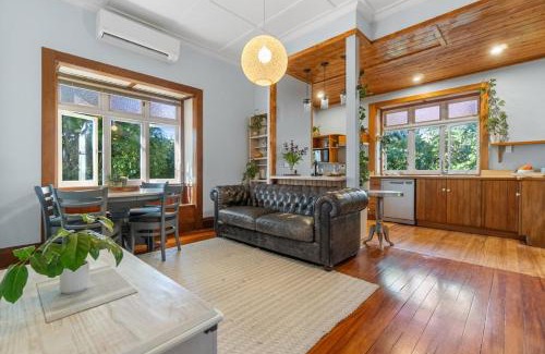 Hamilton East House | Hamilton Hideaway - Close to Town