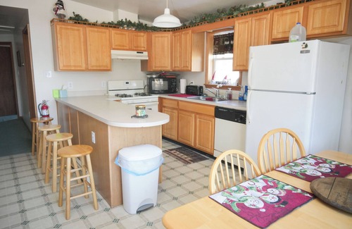 Eagle Bay Ski Chalet | Hamilton House @ Eagle Bay Village