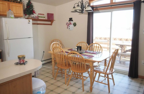Eagle Bay Ski Chalet | Hamilton House @ Eagle Bay Village
