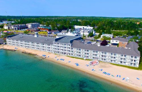 Mackinaw City Hotel | Hamilton Inn Select Beachfront Mackinaw City