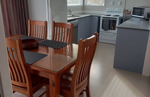 Hamilton House | Hamilton Lake holiday house