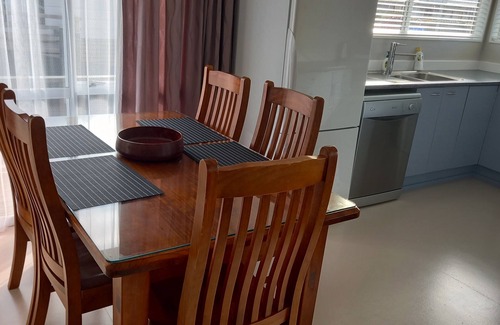 Hamilton House | Hamilton Lake holiday house