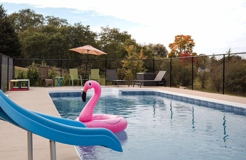 Consecon House | Hamlet House | Consecon | 3 Bedrooms | Pool