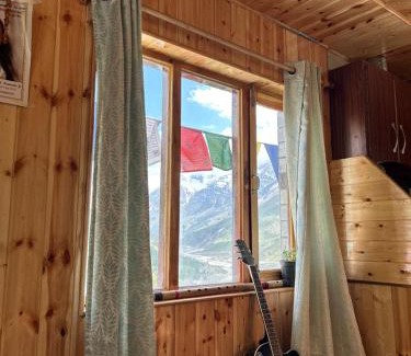 Sissu House | Hamletwood Homestay