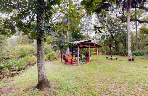 Bronson House | Hammock House