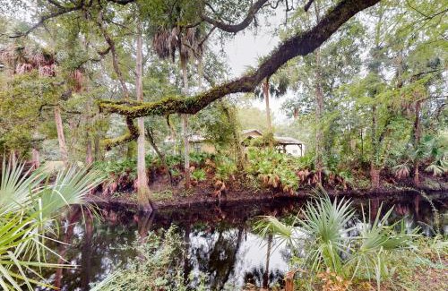 Bronson House | Hammock House