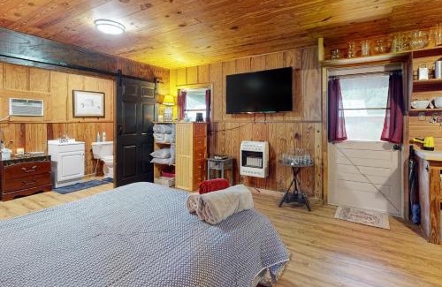 Bronson House | Hammock House