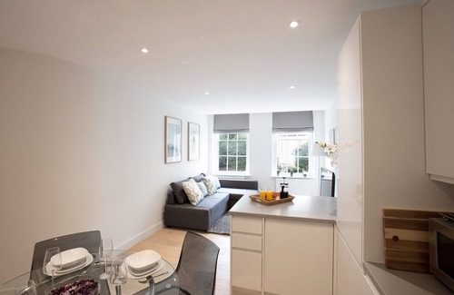 Windsor City Centre Apartment | Hampden Apartments - George
