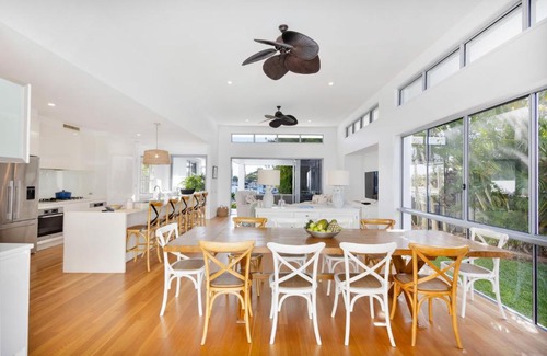 Buddina House | Hampton Beach House on the Waterfront
