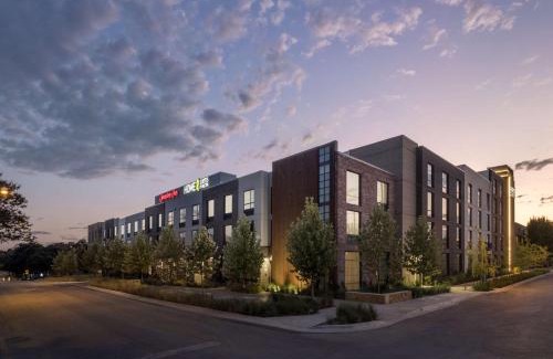 Holly Hotel | Hampton by Hilton East Austin - near UT and Capitol