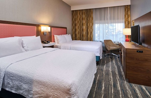 Midtown Anchorage Hotel | Hampton Inn Anchorage
