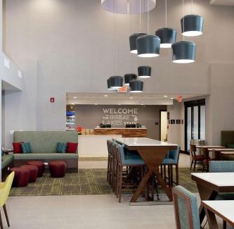 Dundee Hotel | Hampton Inn and Suites Dundee