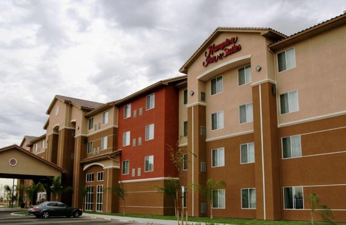Greenacres Hotel | Hampton Inn and Suites Bakersfield North-Airport