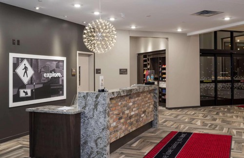 Prospect Park Hotel | Hampton Inn and Suites Minneapolis University Area, MN
