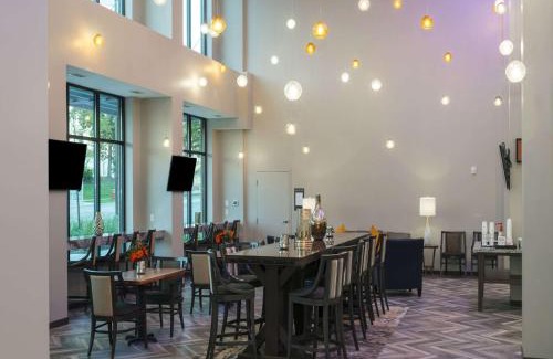 Prospect Park Hotel | Hampton Inn and Suites Minneapolis University Area, MN