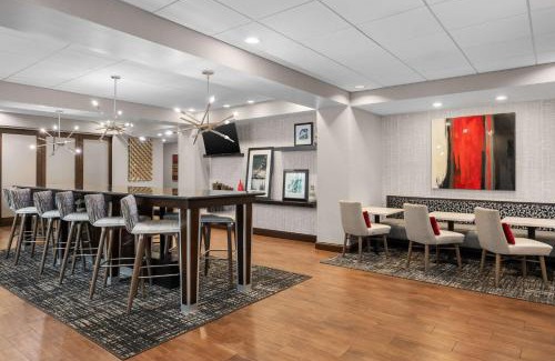 McDonough Hotel | Hampton Inn Atlanta McDonough