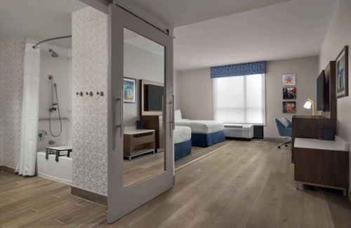 Holly Hotel | Hampton Inn Austin East Side 5th Street