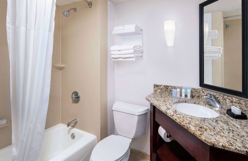 St. Johns Hotel | Hampton Inn Austin North @ I - 35 & Hwy 183
