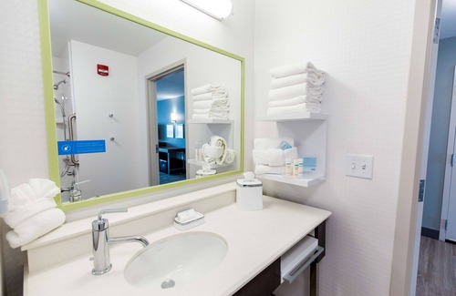 Bismarck Hotel | Hampton Inn Bismarck