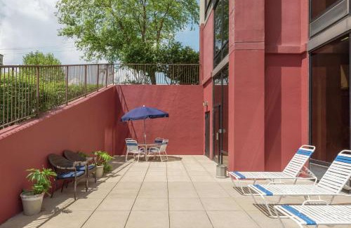 Branson Theater District Hotel | Hampton Inn Branson on the Strip