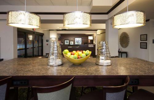 West Seneca Hotel | Hampton Inn Buffalo-South/I-90