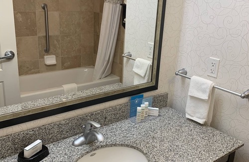 Fort Saskatchewan Hotel | Hampton Inn by Hilton Fort Saskatchewan