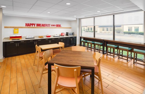 Bedford Park Hotel | Hampton Inn by Hilton Chicago-Midway Airport