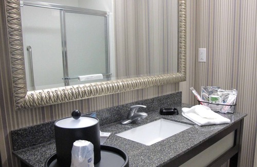 New Llano Hotel | Hampton Inn by Hilton Leesville Fort Johnson