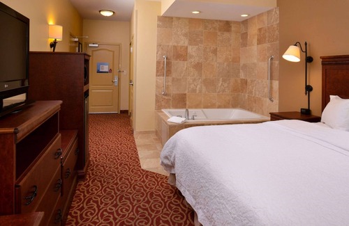 Lincoln Hotel | Hampton Inn by Hilton Lincoln