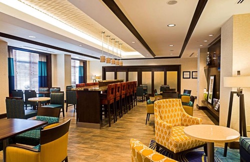 Ottawa Division Hotel | Hampton Inn by Hilton Ottawa Airport