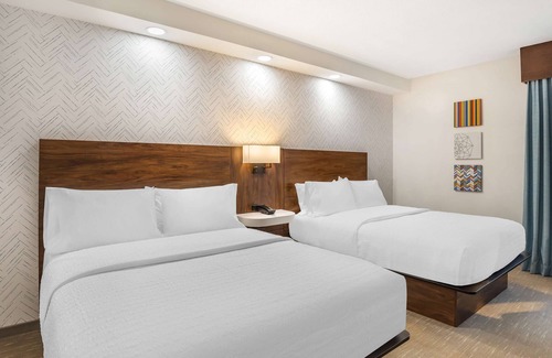 Southern Estates Hotel | Hampton Inn by Hilton Petersburg Ft. Gregg Adams