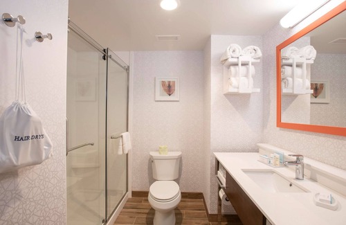 Walton Hotel | Hampton Inn by Hilton Richwood Cincinnati South