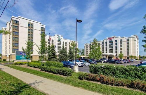 Airport Corporate Hotel | Hampton Inn by Hilton Toronto Airport Corporate Centre