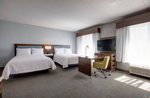 Township of Woolwich Hotel | Hampton Inn & Suites by Hilton Waterloo St. Jacobs