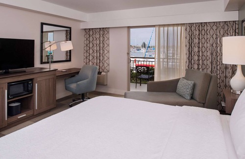 Hollywood Hotel | Hampton Inn Channel Islands Harbor/Oxnard