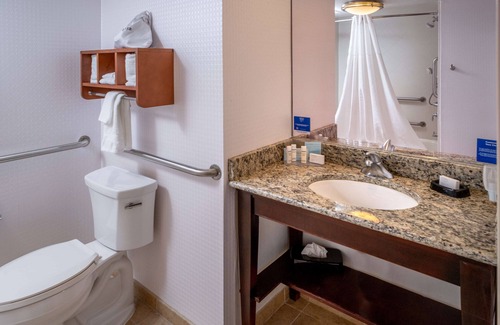 Charleston Hotel | Hampton Inn Charleston-Downtown