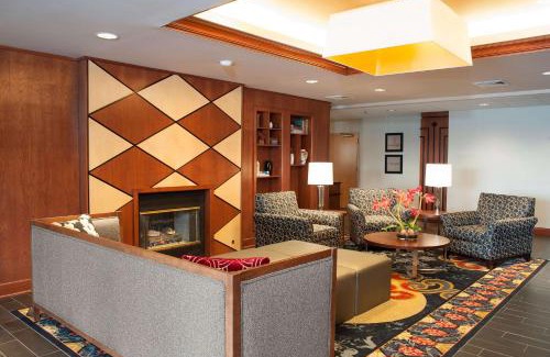 Edinburgh Hotel | Hampton Inn Columbus/Taylorsville