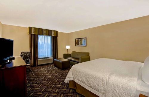 DeKalb Hotel | Hampton Inn DeKalb, IL