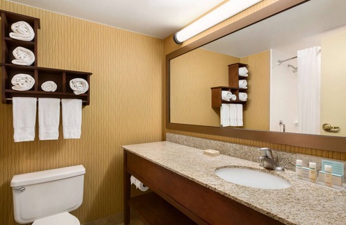 Union Square Hotel | Hampton Inn Denver West Federal Center