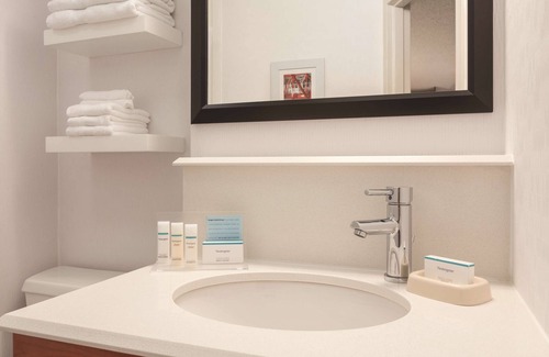 Greater South Side Hotel | Hampton Inn Des Moines-Airport