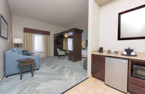 Clinton Township Hotel | Hampton Inn Detroit/Roseville