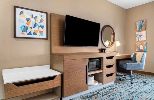 Auburn Hills Hotel | Hampton Inn Detroit/Auburn Hills-North