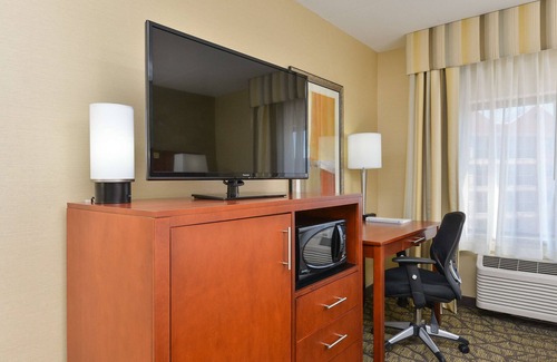 Auburn Hills Hotel | Hampton Inn Detroit/Auburn Hills South