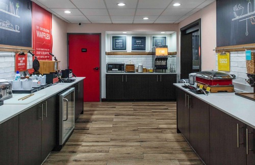 Northville Hotel | Hampton Inn Detroit/Northville