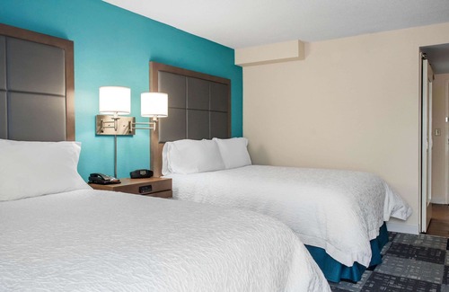 Douglas Hotel | Hampton Inn Douglas